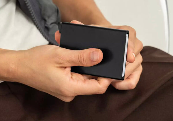 SECRID CARDPROTECTOR BLACK