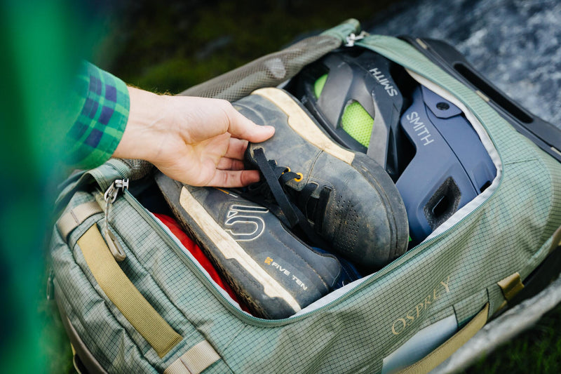 Osprey  Transporter™ Wheeled Duffel 40 - Pine Leaf/Earl Grey