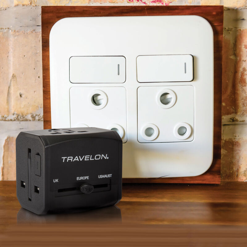 Travelon Universal Adapter w/Dual USB and USB-C